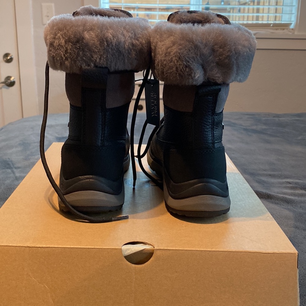 NIB UGG Water Proof Boots w/Faux Fur - Size 7.5 - Picture 3 of 14